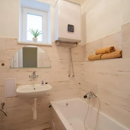 Apartment Praskova 12